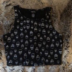 Black skull crop top